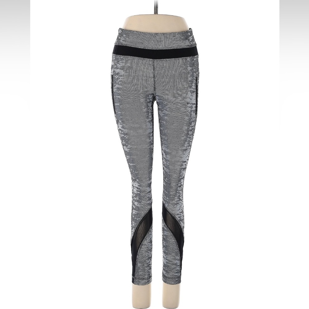 Lululemon Athletica Inspire Tight Il Crop Leggings
Women's Black Gray Size 6